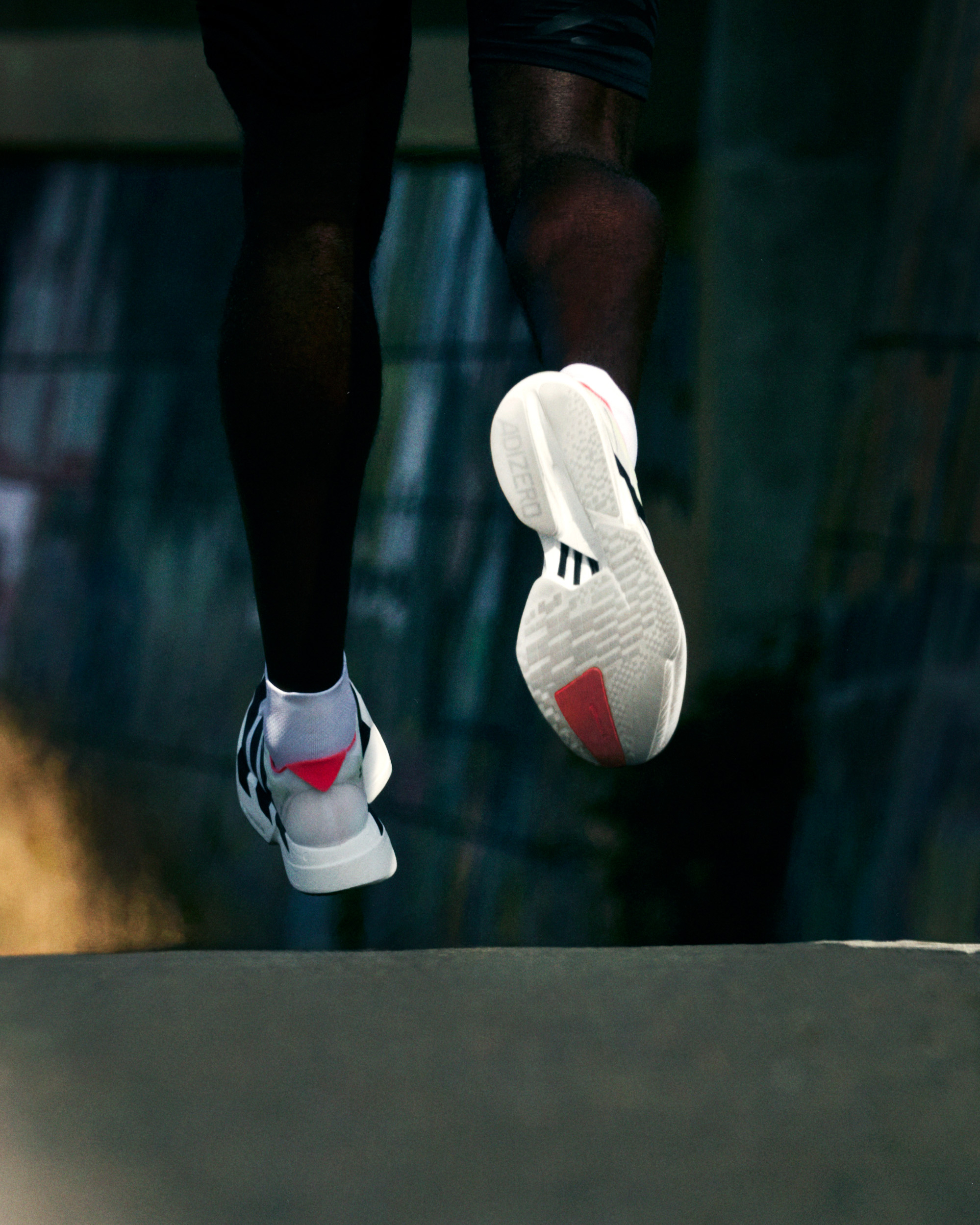 PRO_4_ON_FOOT_07_4X5_RGB