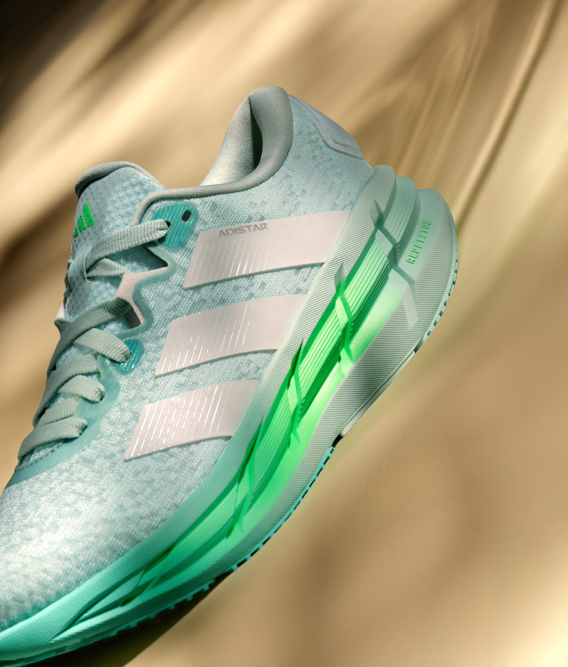 H24344-H24344_SS25_AGRAVIC_3_FTW_CLOSE_FEMALE_01-1306397_low H24344-H24344_SS25_AGRAVIC_3_FTW_CLOSE_FEMALE_01-1306397_low