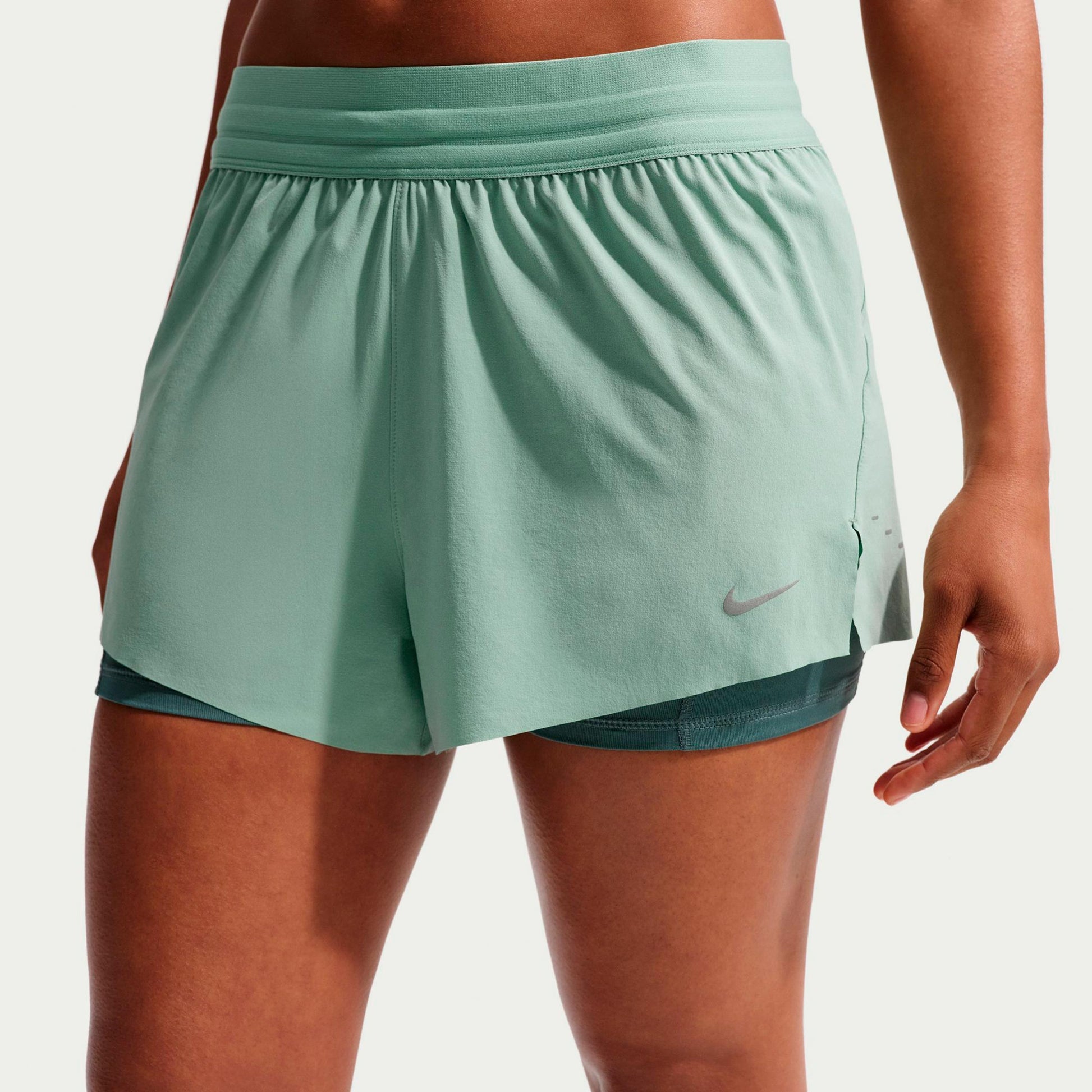 Nike Swift Short de running Femmes - vert clair, argent